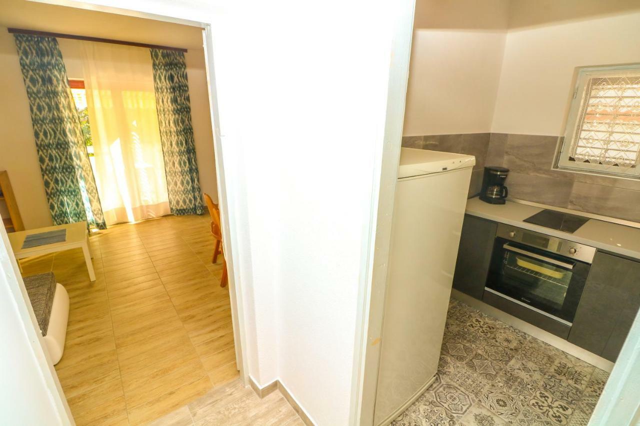 Apartments Reljic With Terrace 巴斯卡 外观 照片