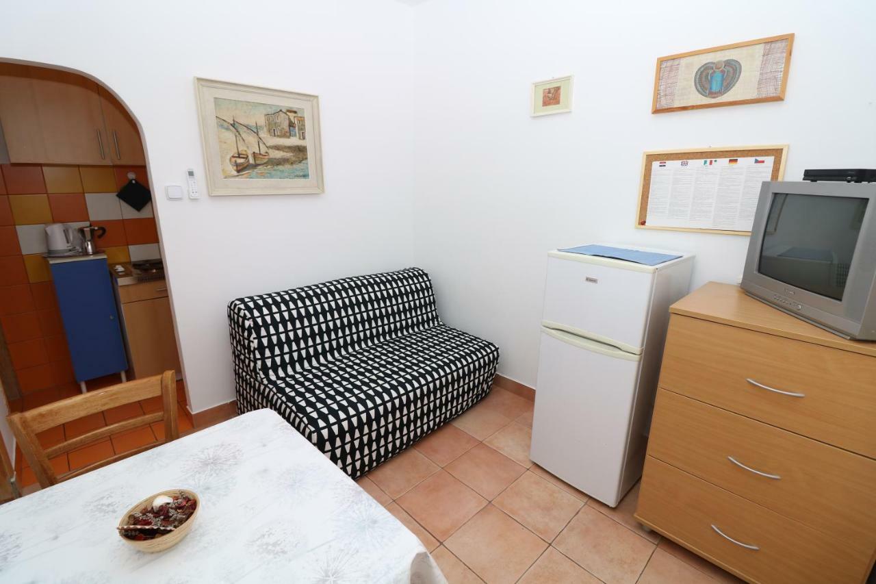 Apartments Reljic With Terrace 巴斯卡 外观 照片